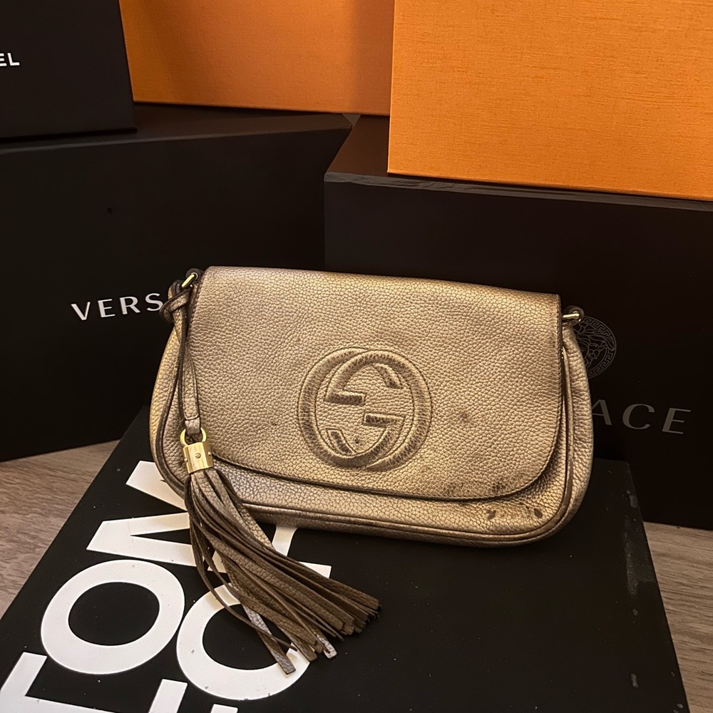 Gucci crossbody in pewter